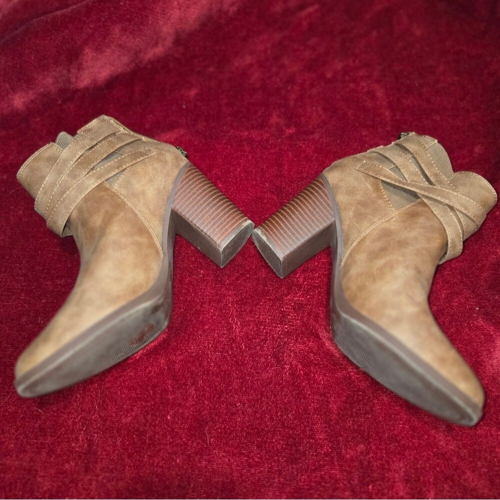Toetos Brown Ankle Boots Size 8